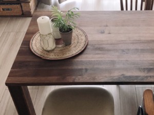 高崎市の家具屋の無垢材テーブル